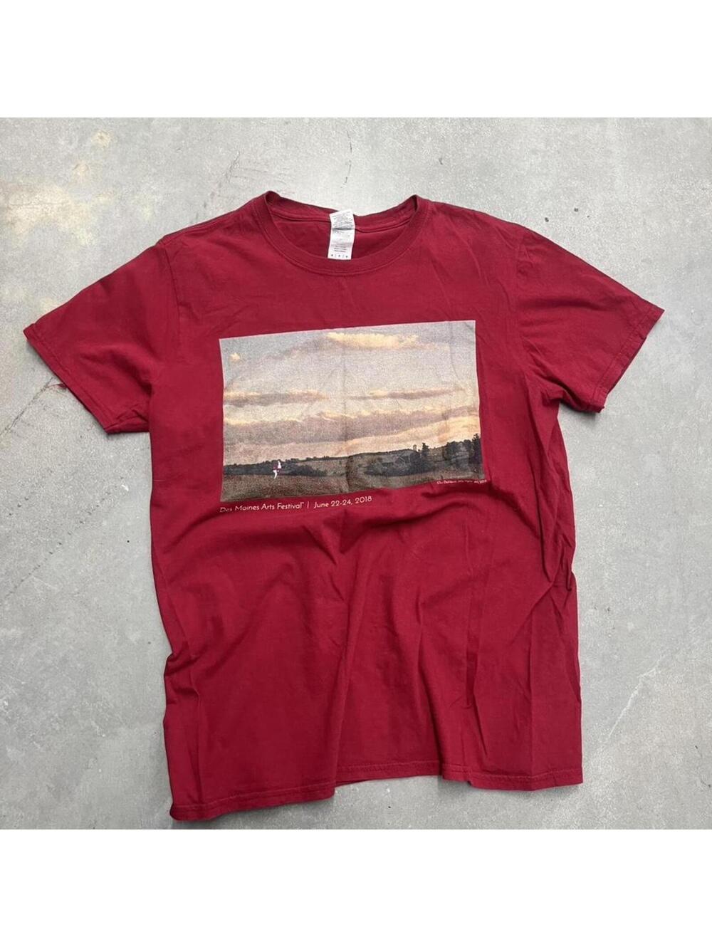 Y2K Des Moines Arts Festival 2018 Graphic Art Red Tee Medium